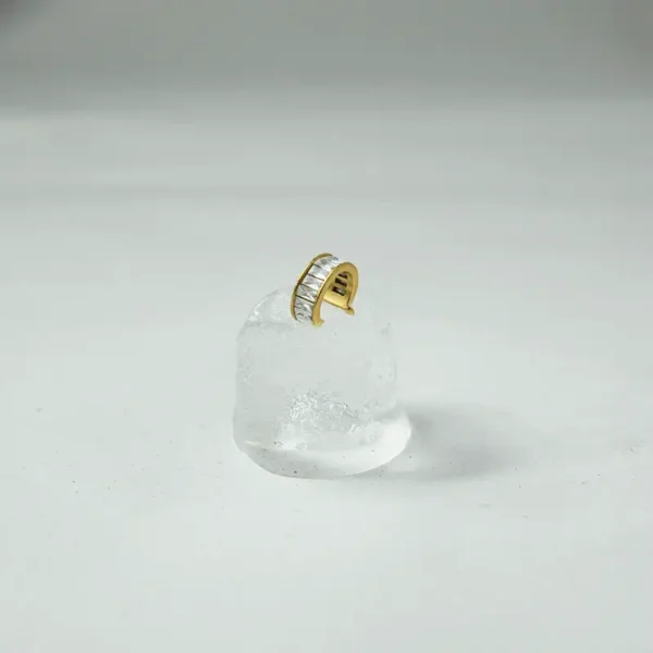 Λαμπερό Earcuff Με Ζιργκόν Elize