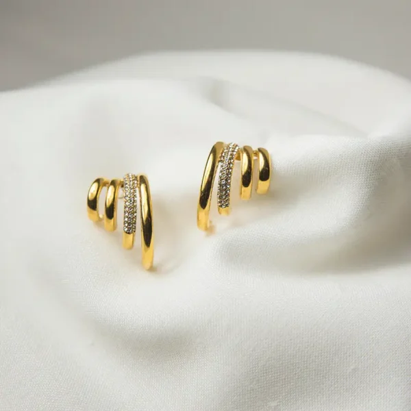 Σκουλαρίκια Niva με εφέ πολλαπλών piercing – Μοντέρνο ear look με ένα κόσμημα