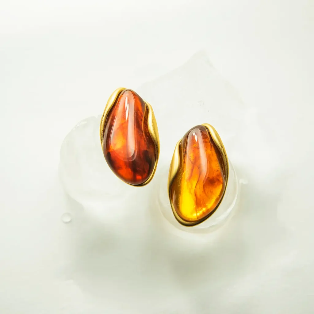 Σκουλαρίκια με πέτρα ατσάλι Kianda που δεν μαυρίζουν, επιχρυσωμένο ανοξείδωτο ατσάλι 18Κ, minimal κοσμήματα Chryselle Jewelry.